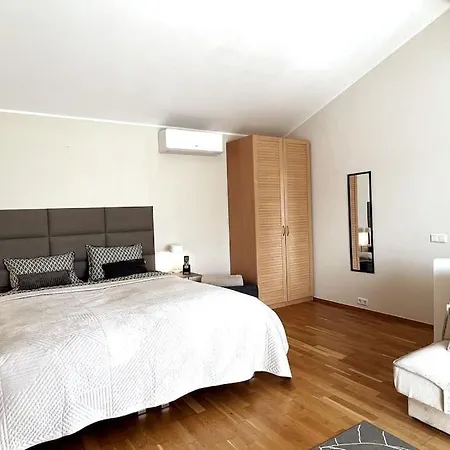 Appartamento Townhouse Box In Center / Large Terrace *